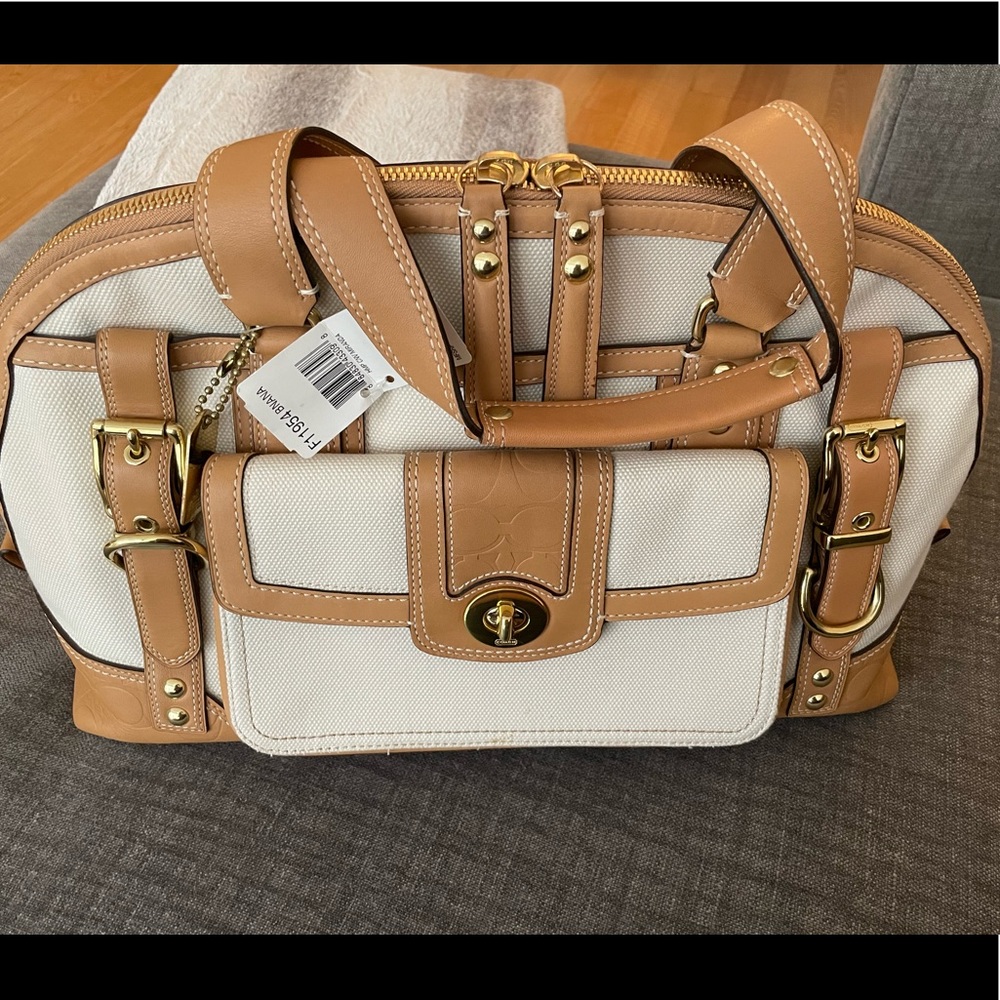 🤎Authentic Coach canvas Miranda bag.🤎
